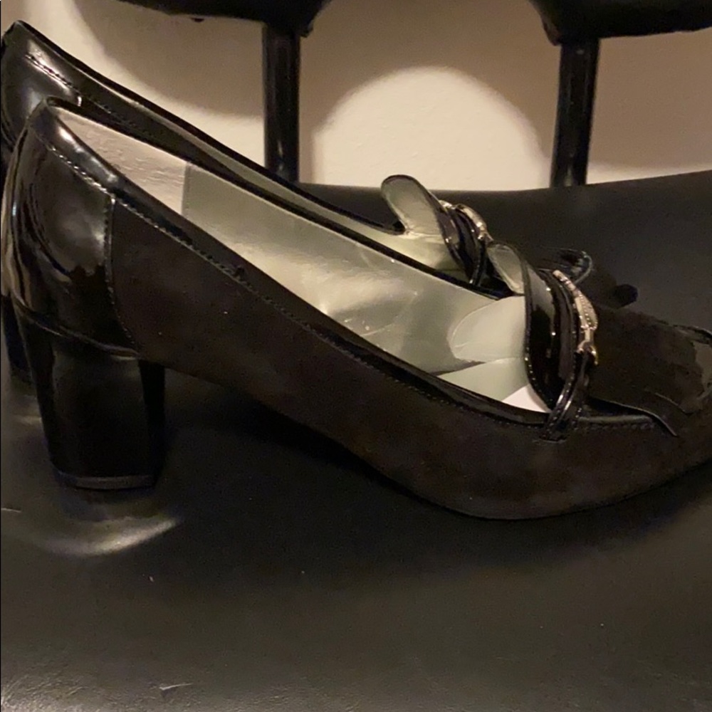 Shoes - Picture 2 of 8